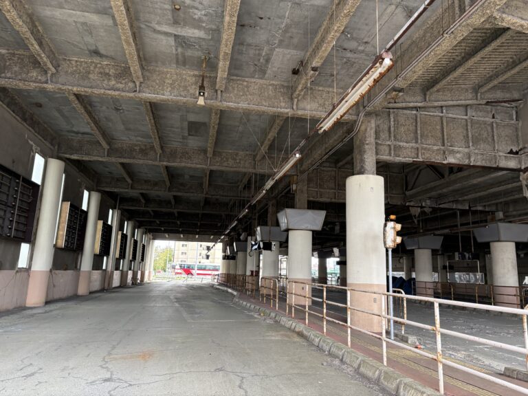 駅前バスターミナル跡